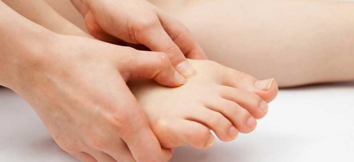 4 Easy DIY Foot Pain Remedies